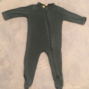 Kyte long sleeve footie in green